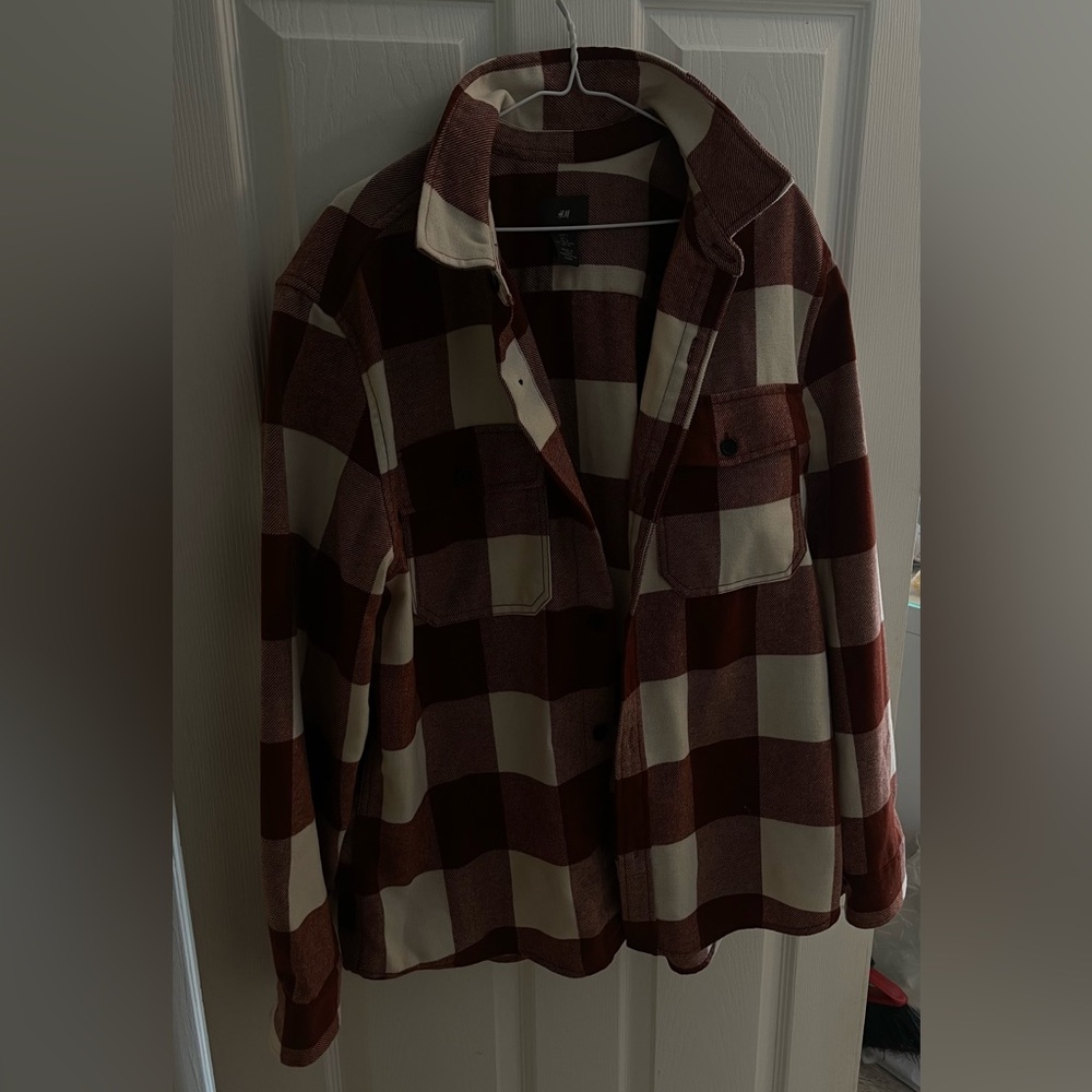 Men’s H&M size large plaid jacket/sweater